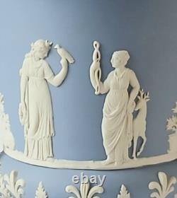 Vase Campagna en jaspe Wedgwood bleu 1971