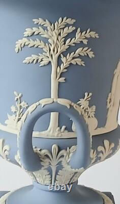 Vase Campagna en jaspe Wedgwood bleu 1971