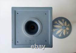 Vase Campagna en jaspe Wedgwood bleu 1971