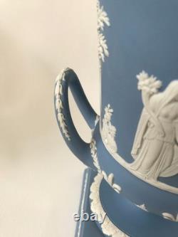 Vase Campagna en jaspe Wedgwood bleu de grande taille en excellent état