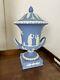 Vase Campagna En Jaspe Bleu Poudre Wedgwood 1956 En Excellent état