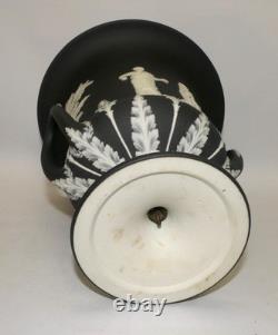 Vase Cratère Wedgwood Angleterre Noir et Blanc en Jasperware 19ème Siècle H 25,5 cm