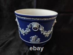 Vase/Fleur de pot en Jasperware Wedgwood bleu foncé plongé