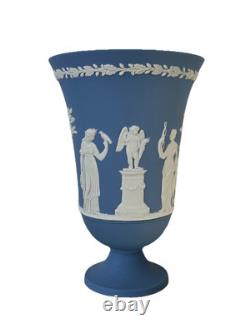 Vase Large en Jasperware Wedgwood, Style 'Arcadia' en Bleu Poudré