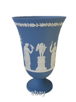 Vase Large en Jasperware Wedgwood, Style 'Arcadia' en Bleu Poudré