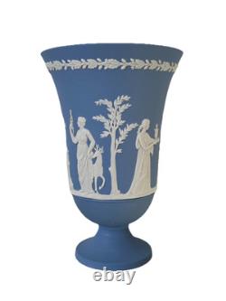 Vase Large en Jasperware Wedgwood, Style 'Arcadia' en Bleu Poudré