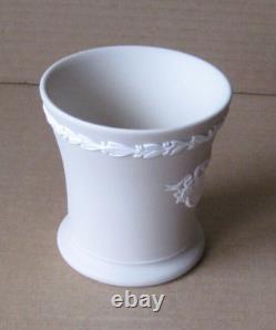Vase MÈRE en Jasperware de couleur brun taupe clair Wedgwood