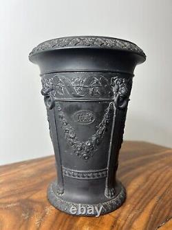 Vase Monopode Conique en Jasperware Basalte Noir Wedgwood de Grande Taille 17cm