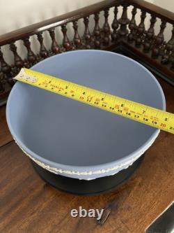 Vase PARNASSUS CANDIDA en JASPERWARE bleu WEDGWOOD et grand saladier, vintage