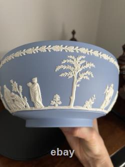 Vase PARNASSUS CANDIDA en JASPERWARE bleu WEDGWOOD et grand saladier, vintage