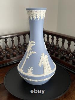 Vase PARNASSUS CANDIDA en JASPERWARE bleu WEDGWOOD et grand saladier, vintage
