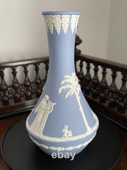Vase PARNASSUS CANDIDA en JASPERWARE bleu WEDGWOOD et grand saladier, vintage