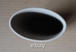 Vase PRUNUS en Jasperware Wedgwood de couleur TAUPE CLAIR BRUN ÉBLOUISSANT