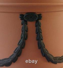 Vase/Plant Pot en Terracotta et Jaspe Noir de Wedgwood