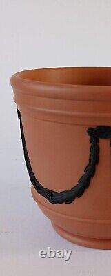 Vase/Plant Pot en Terracotta et Jaspe Noir de Wedgwood