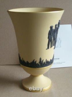 Vase Trophée de Golf en Jasperware Wedgwood CANNE JAUNE & NOIR Édition Limitée