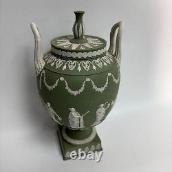 Vase Urne Classique en Jasperware Vert Vintage de Wedgwood avec Musées