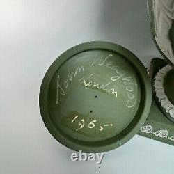 Vase Urne Classique en Jasperware Vert Vintage de Wedgwood avec Musées