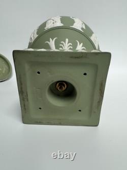 Vase Urne Classique en Jasperware Vert Vintage de Wedgwood avec Musées
