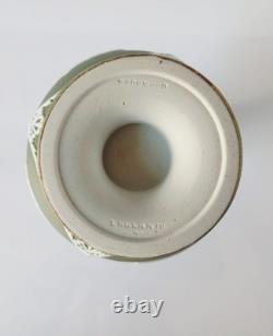 Vase Wedgwood Jasper antique vert et blanc à trempage jasperware