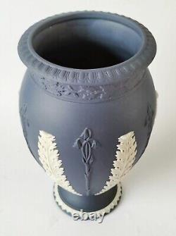 Vase Wedgwood Jasperware Portland Bleu Acanthe et Jonc