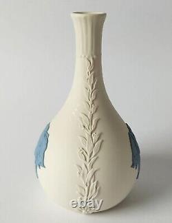 Vase Wedgwood Jasperware bleu blanc avec fleur de Noël australienne Bell