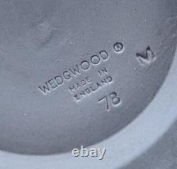 Vase, Wedgwood Jasperware, style 'Arcadia' en bleu poudre, 1978 M