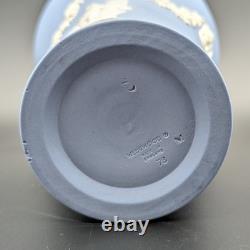 Vase, Wedgwood Jasperware, style 'Arcadia' en bleu poudre, 1978 M