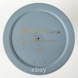 Vase Wedgwood en jaspe bleu – 10e anniversaire de TRB Chemedica – pièce rare