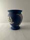 Vase à Bourgeon En Jaspe Bleu Cobalt Vintage Wedgwood Avec Déesse Anges Angleterre 3.25