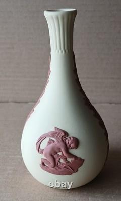 Vase à bouton de chérubin en jasper de Wedgwood jaune et terre cuite