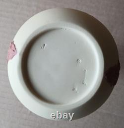 Vase à bouton de chérubin en jasper de Wedgwood jaune et terre cuite