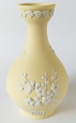 Vase à bouton en jasperware Prunus Primrose de Wedgwood