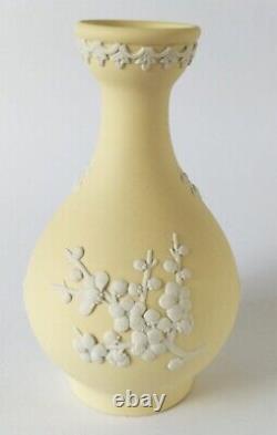 Vase à fleur de prunier jaune Primrose en jaspe Wedgwood - Boîte jaune