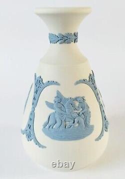 Vase à fleurs Muse arrosant Pégase Wedgwood Jasperware bleu sur blanc de première qualité