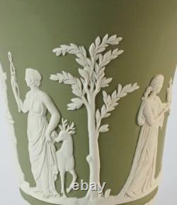 Vase à pied Arcadien en jaspe vert Wedgwood