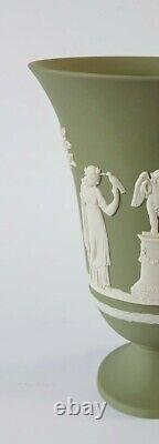 Vase à pied Arcadien en jaspe vert Wedgwood