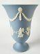 Vase à Pied En Jaspe Wedgwood Bleu Représentant Les Heures Dansantes