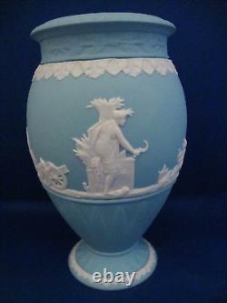 Vase à pied en jaspe Wedgwood turquoise foncé de 8 pouces 1ère qualité