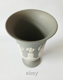 Vase à pied en jaspe gris Wedgwood
