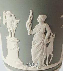 Vase à pied en jaspe gris Wedgwood