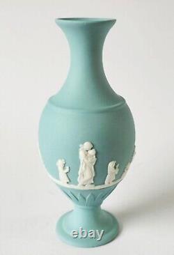 Vase à pied en jaspe turquoise Wedgwood