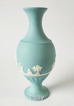 Vase à pied en jaspe turquoise Wedgwood