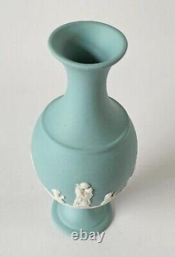 Vase à pied en jaspe turquoise Wedgwood