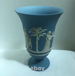 Vase à pied large sur piédestal en jaspe Wedgwood Arcadian, crème sur lavande, EUC