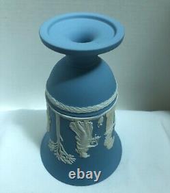 Vase à pied large sur piédestal en jaspe Wedgwood Arcadian, crème sur lavande, EUC