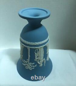 Vase à pied large sur piédestal en jaspe Wedgwood Arcadian, crème sur lavande, EUC