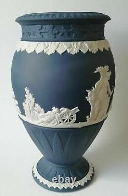 Vase abondant en jasperware Wedgwood Portland bleu