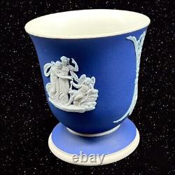 Vase ancien WEDGWOOD COBALT BLUE JASPERWARE avec déesse et anges, Angleterre, 3.25T
