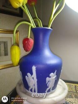 Vase antique en forme de Portland en jaspe bleu WEDGWOOD non marqué avec ange en relief de 20cm